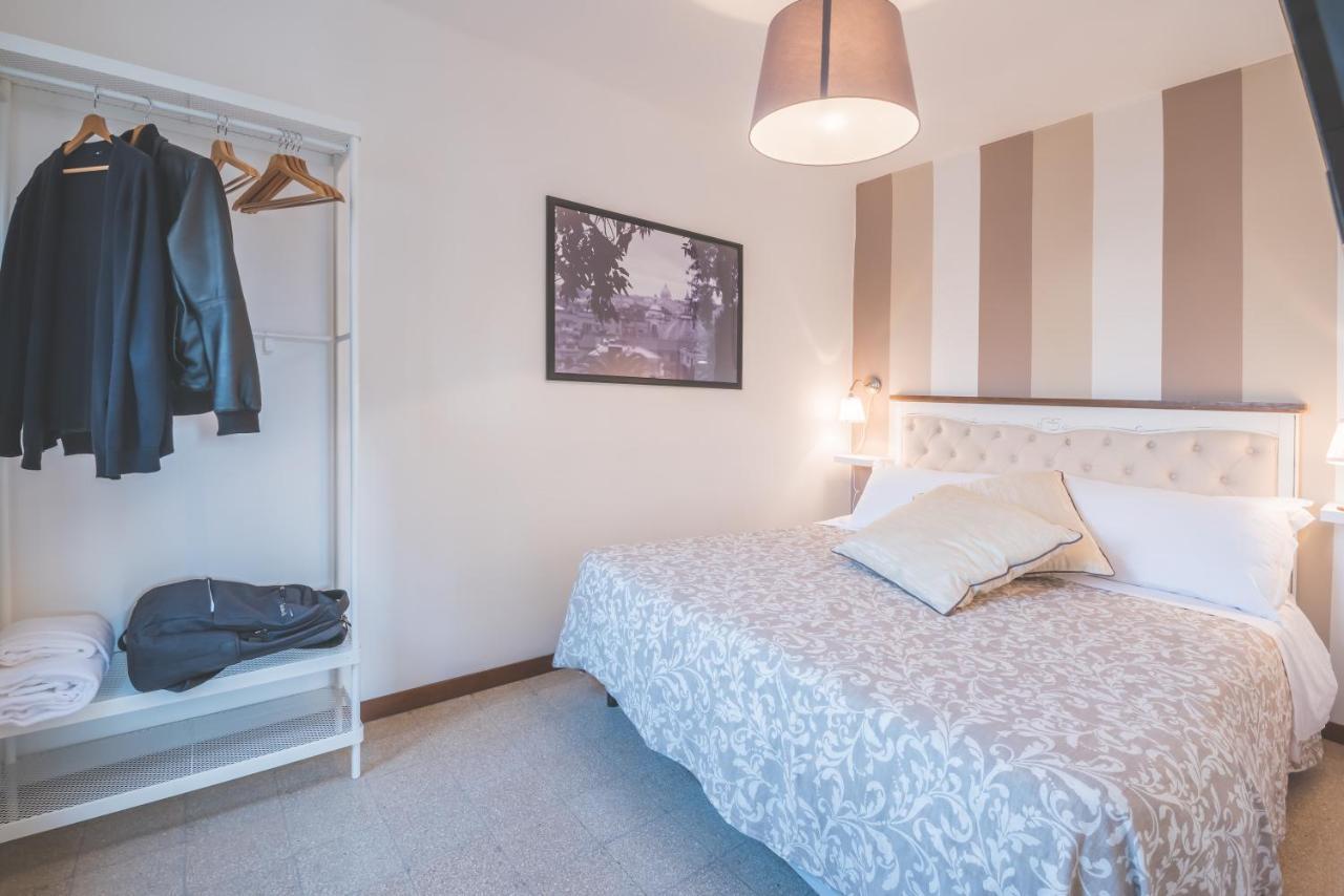 Pellegrino 75 Double Bedroom Rome Bagian luar foto